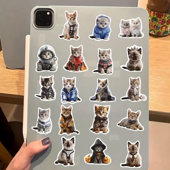 NIP! 50 Pieces of Adorable Realistic Cat and Kitten Stickers! - Picture 4 of 10